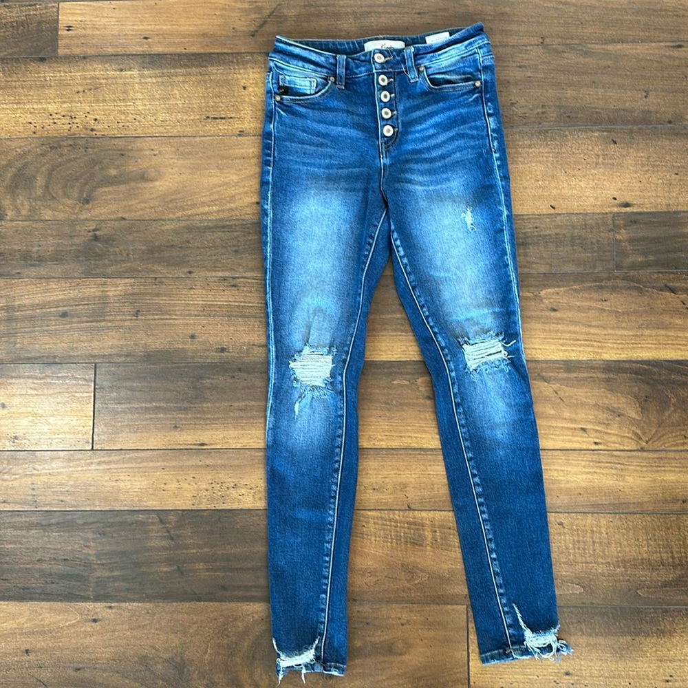 Kancan medium wash distressed skinnies